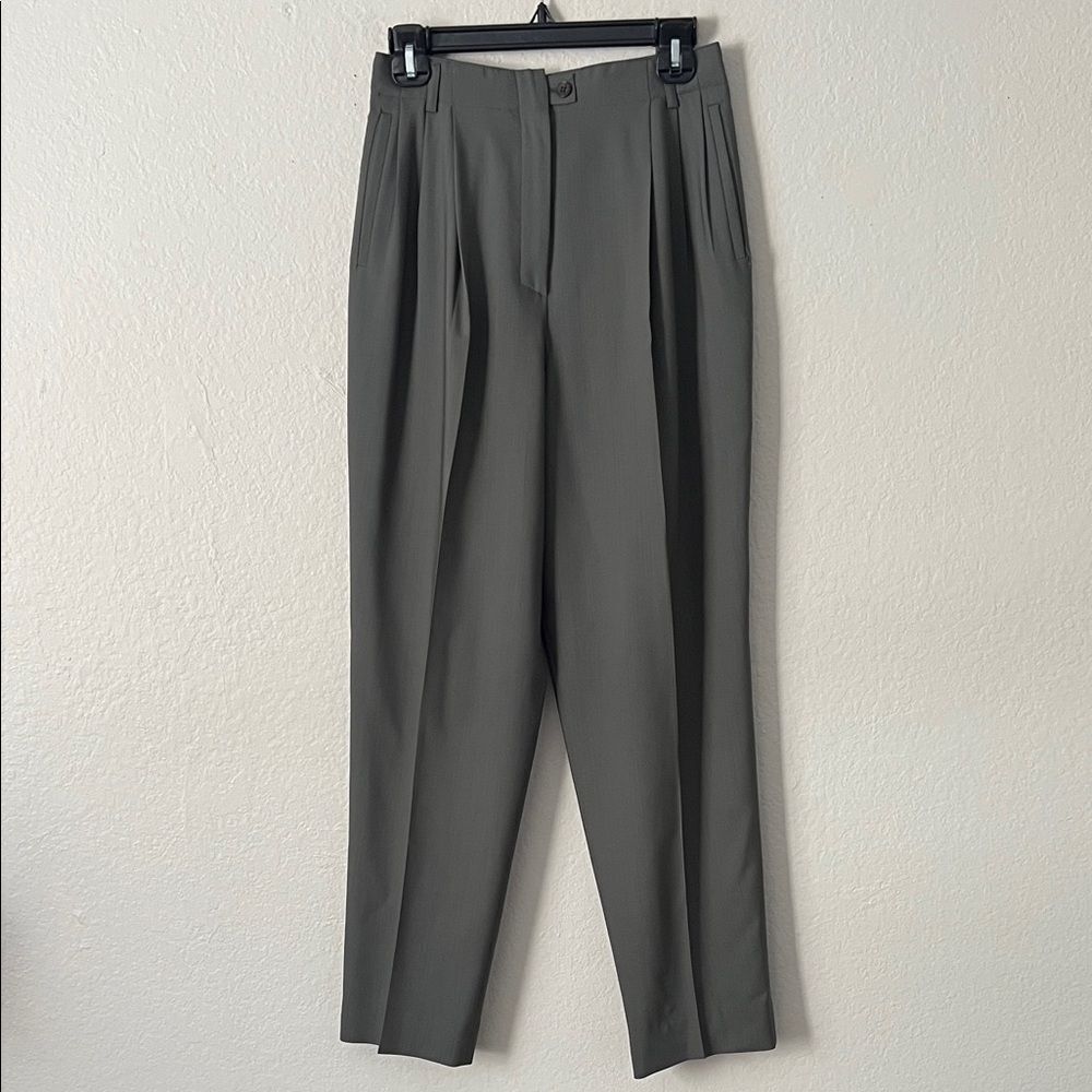 Like New! Zanella Made in Italy 100% Wool Tapered Trousers Gray in Size 6